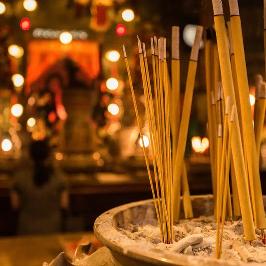 Differences Between Taoist and Buddhist Jewelry: Symbolism and Materials